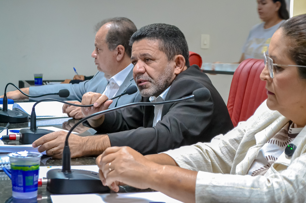 Sessão da Câmara é marcada por votos de pesar, reconhecimento de ações do Executivo e reafirmação de compromissos parlame