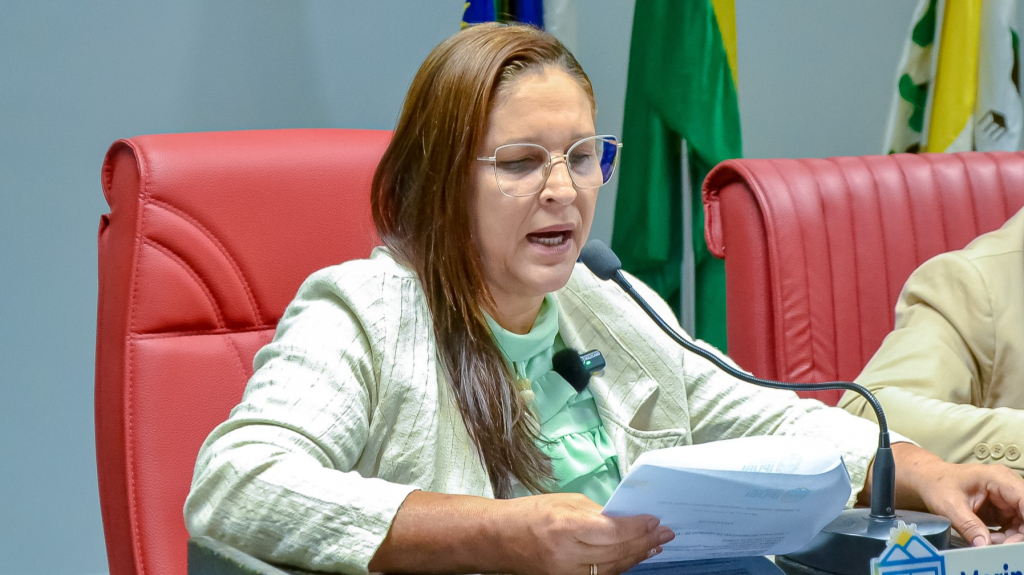 Projetos e requerimentos em favor da educação e da saúde marcam 8ª Sessão Ordinária